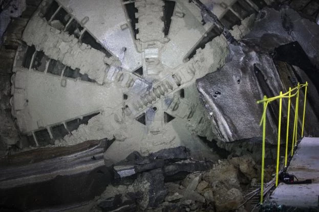 Αυτά είναι τα «θηρία» που κατατρώγουν τα «σπλάχνα» των βουνών: Τα μεγαλύτερα μηχανήματα διάνοιξης σηράγγων στον κόσμο